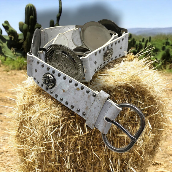Unbranded Accessories - Vintage Y2K Distressed White Faux Leather Concho Belt Western Cowgirl READ FLAWS
